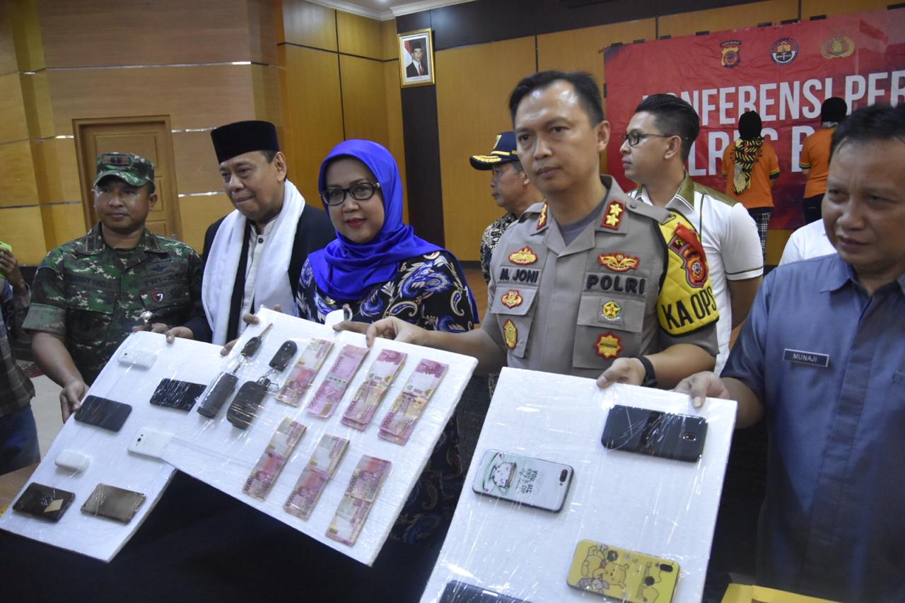 Redaksi Lead