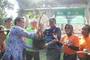Dirut Perumda Tirta Pakuan, Deni Surya Senjaya Dirut Perumda Tirta Pakuan, Deni Surya Senjaya, Apresiasi Penanaman Pohon GTP di Sumber Kota Batu