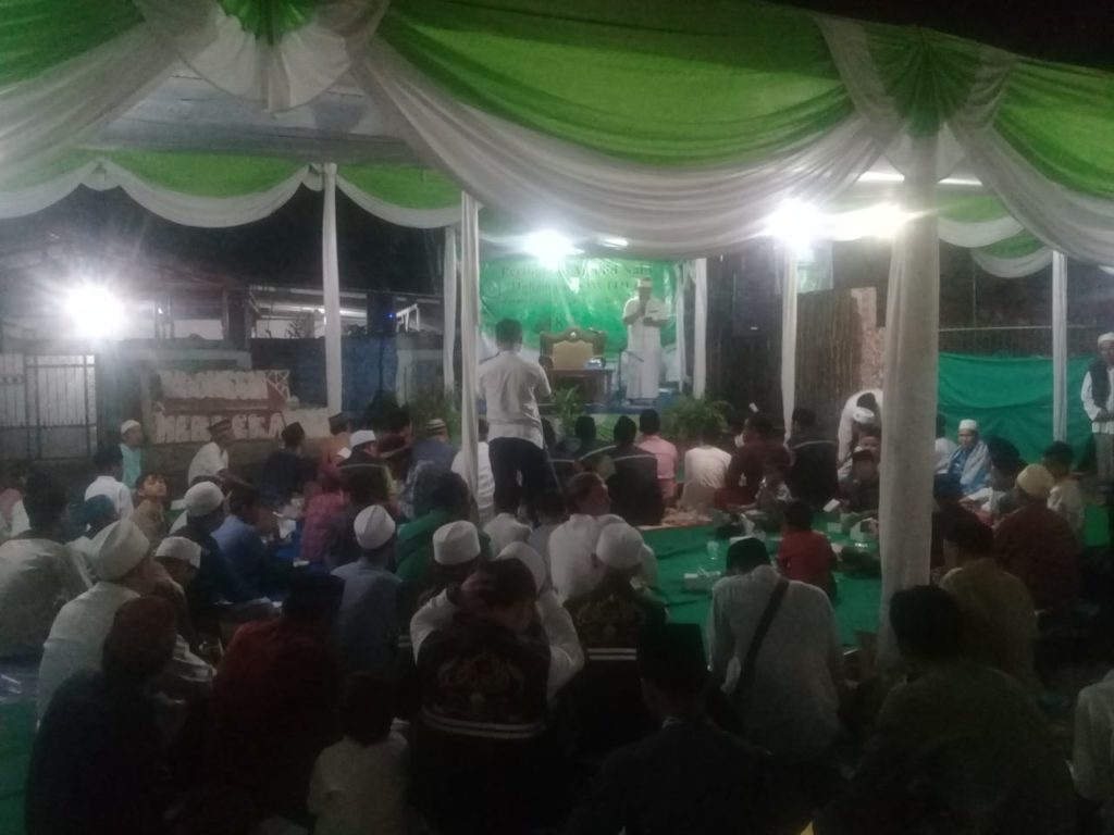 Warga Graha Indah Warga Graha Indah, Talang, Peringati Maulid Nabi Muhammad