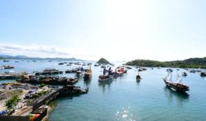 Pantai Labuan Bajo Kapal Wartawan Istana, Terbalik, Tengah Laut