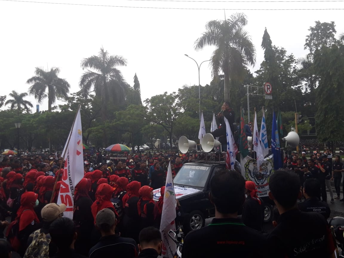 Serikat Buruh, demo, tolak omnibus law