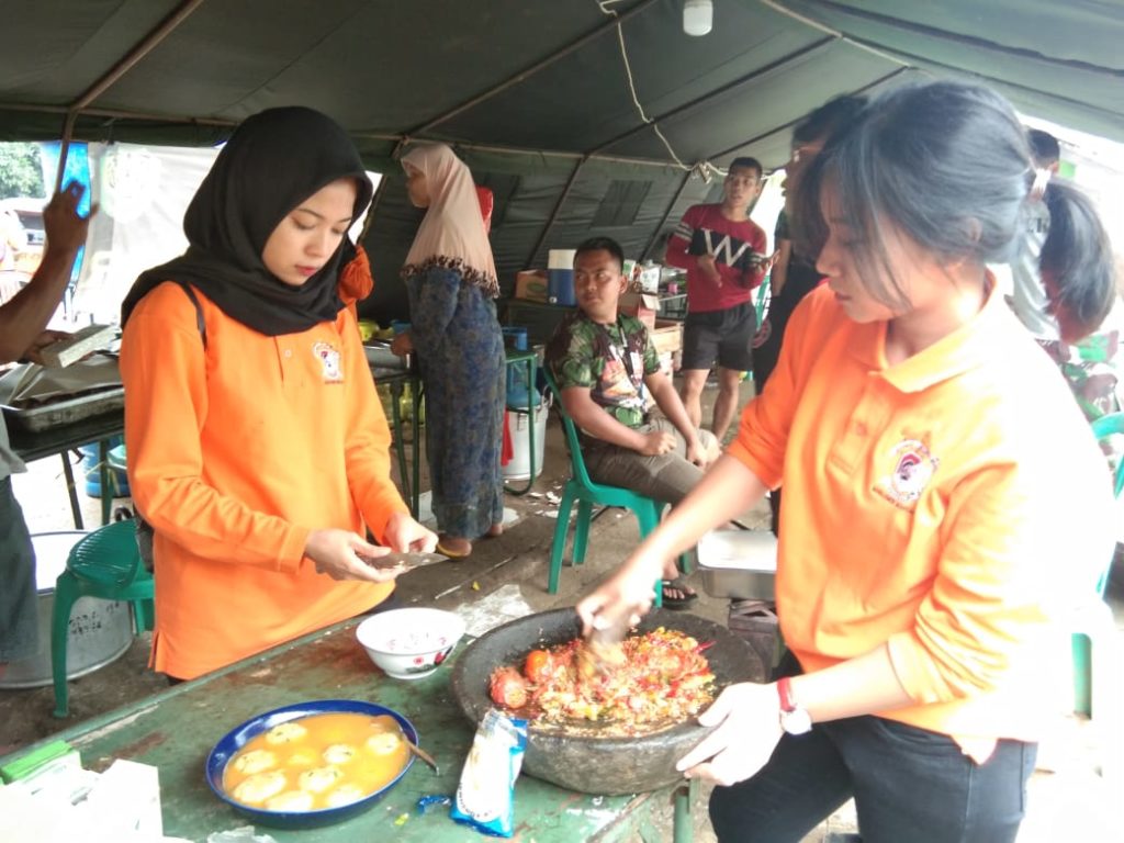 Mahasiswa Unhan Mahasiswa Unhan Peduli Bencana, banjir dan longsor, Sukajaya