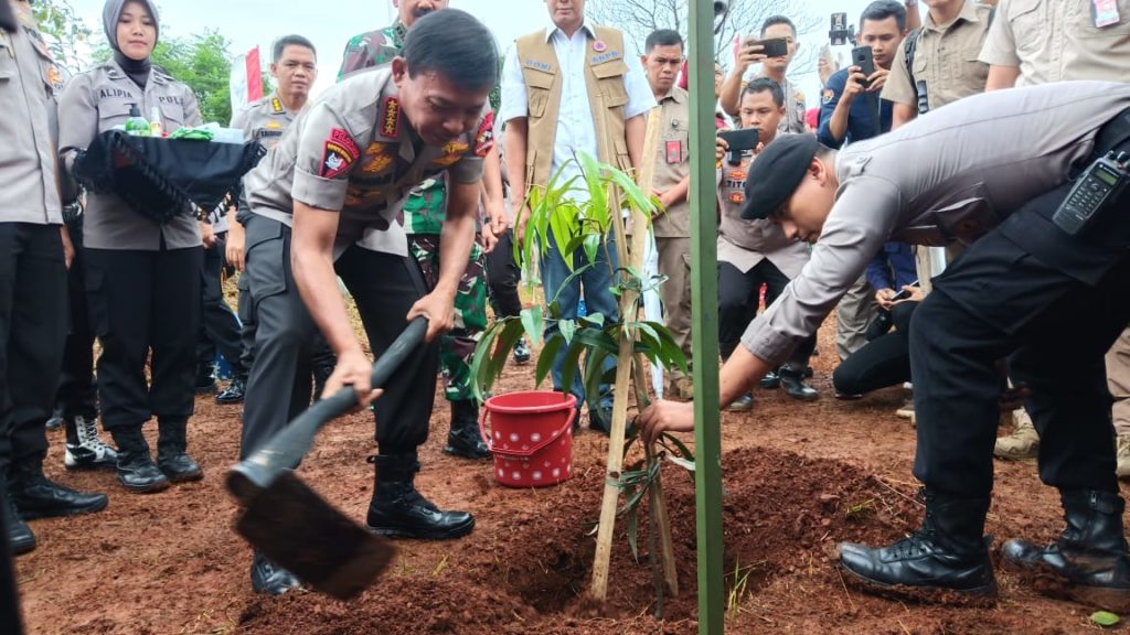 Kapolri Idham Azis Kapolri, Idham Aziz, Banjir, Tanam, 2020 Pohon