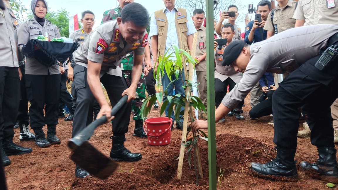 Kapolri, Idham Aziz, Banjir, Tanam, 2020 Pohon