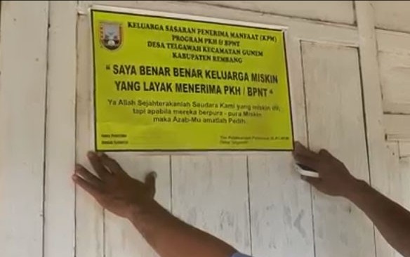 Label Keluarga Miskin KPM-PKH Pamekasan, Label, Rumah Keluarga Miskin