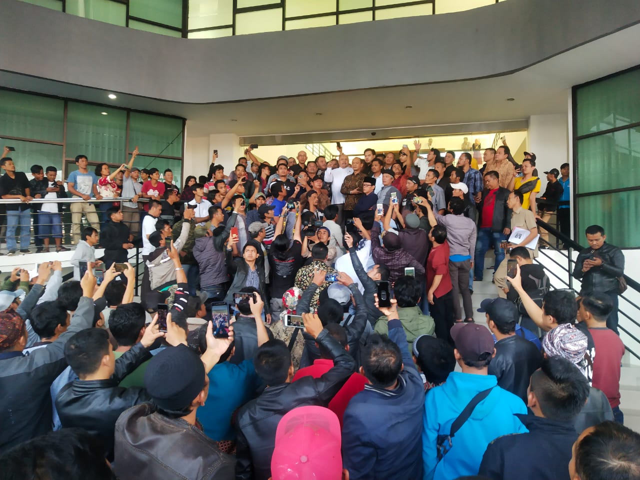 DPRD, PKL, Relokasi