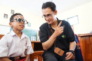 Dompet Dhuafa Indonesia Melihat, Dompet Dhuafa, Kacamata Gratis, Pelajar Kupang
