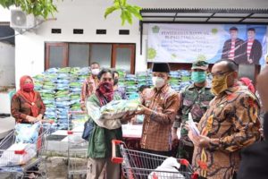 Pemkab Pamekasan Pemkab Pamekasan, Bantuan, Pelaku Seni, Covid-19