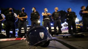 Polisi Chokehold Polisi, Protest, Perancis, Chokehold