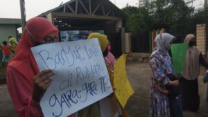 Warga Cluster Oekwod Cluster Oekwod, unjuk rasa, TPS