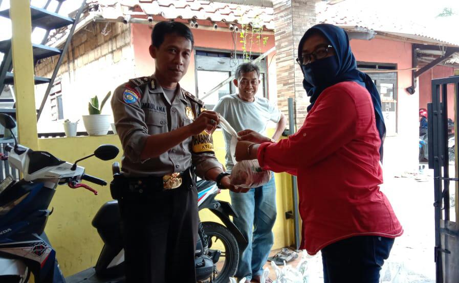 Aiptu Mustika Maulana,, Babinkamtibmas, Kelurahan Ciluar Kecamatan Bogor Utara, memonitoring pemotongan, Hewan Qurban,