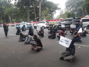 Aliansi Mahasiswa Menggugat Mahasiswa, Demonstrasi, THM, Balai Kota Bogor