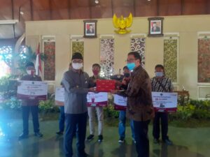 Pemkab Pamekasan Terima Dana CSR dari Bank Jatim Pamekasan, CSR, Bank Jatim