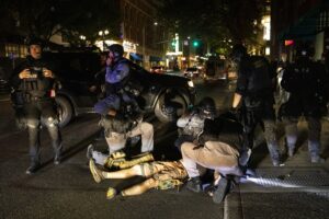 Bentrok Pendukung Donald Trump dengan Demonstran, Satu Orang Tewas Bentrok, Donald Trump, Demonstran, Tewas