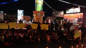 Nyalakan Seribu Lilin, FPII Desak Polisi Ungkap Terbunuhnya Jurnalis Demas Laira Lilin, FPII, Polisi, Jurnalis, Demas Laira