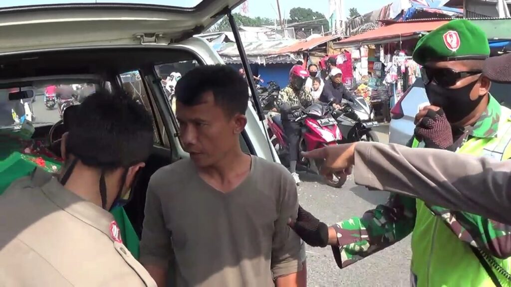 Razia, Masker, Warga Parung, Keranda, Jenazah