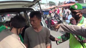 Terjaring Razia Masker, Warga Parung Ditahan Bersama Keranda Jenazah Razia, Masker, Warga Parung, Keranda, Jenazah