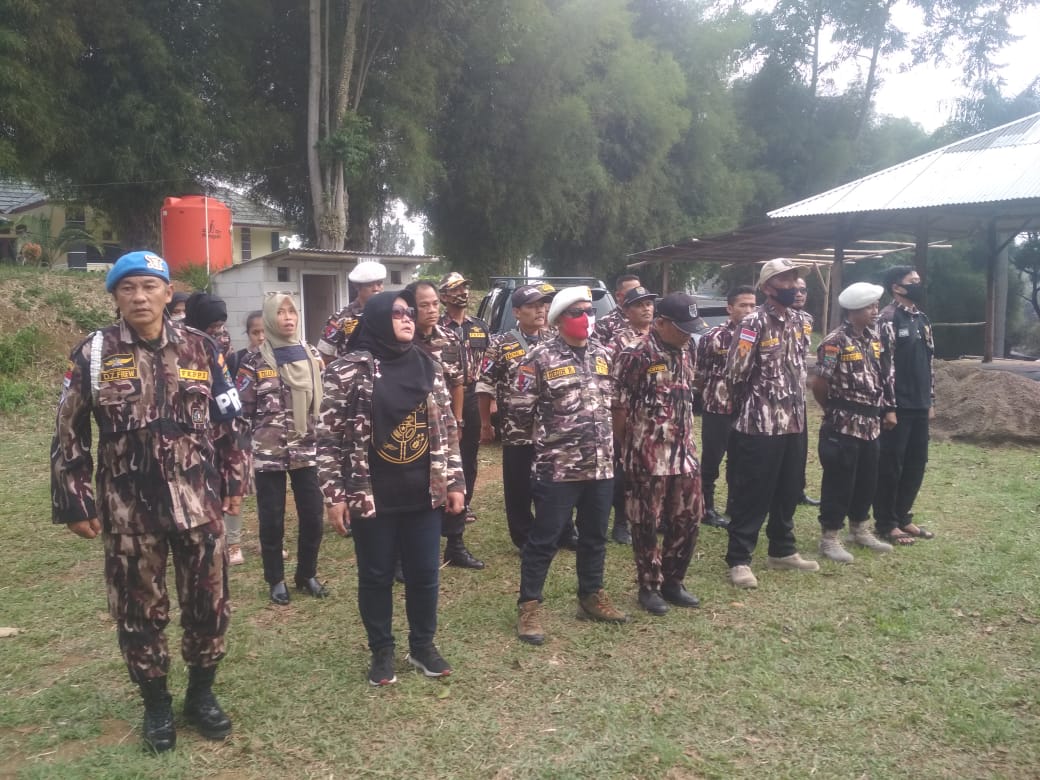 HUT, FKPPI, Cisarua, Bansos