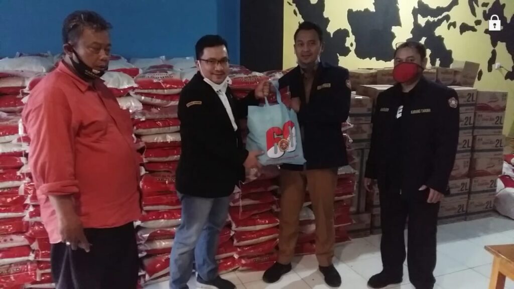 HUT ke-60, Karang Taruna Nasional Serahkan Bansos di Tangsel HUT, Karang Taruna, Bansos, Tangsel