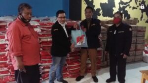 HUT ke-60, Karang Taruna Nasional Serahkan Bansos di Tangsel HUT, Karang Taruna, Bansos, Tangsel