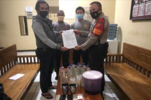 Polsek Ciampea Gerebek Pesta Miras dan Narkoba Para Alumni SMK Polsek Ciampea, Gerebek, Pesta, Miras, Narkoba, Alumni, SMK