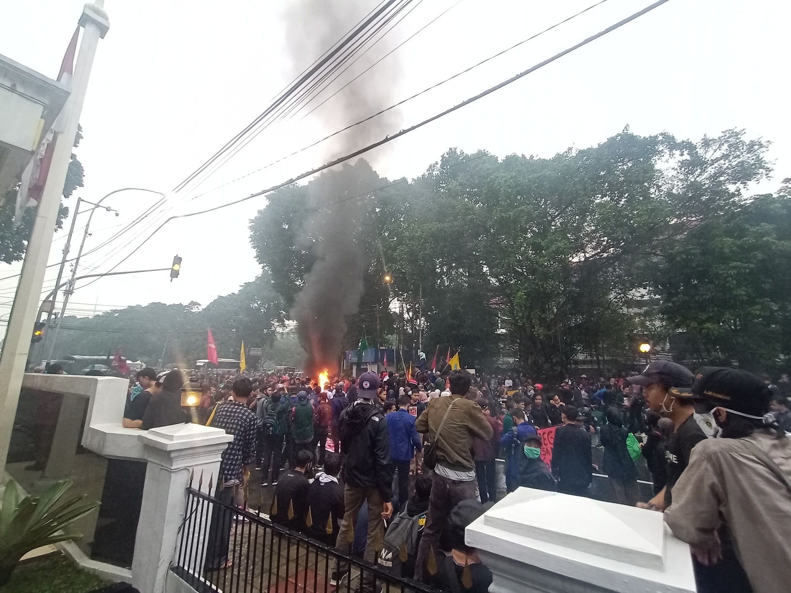 Demonstrasi, UU, Cipta Kerja, Desta, Blokir, Jalan