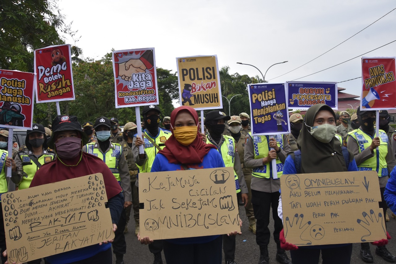 Aksi, Polwan, Omnibus Law, Bogor