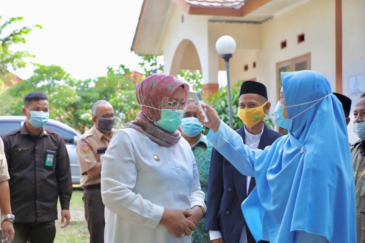 Ade Yasin, Pesantren, Protokol, Kesehatan