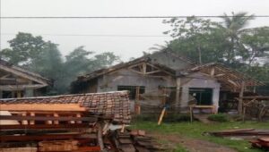 Angin Kencang Mengamuk di Pandeglang, 11 Rumah Rusak Angin, Pandeglang, Rumah
