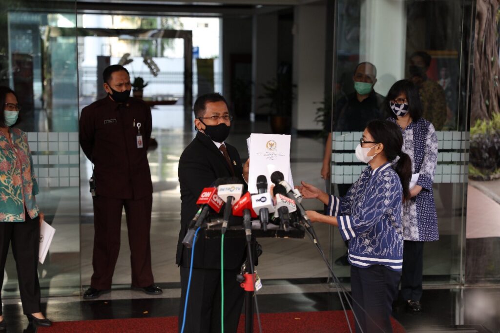 DPR Resmi Serahkan Draf 'Omnibus Law' ke Pemerintah DPR, Resmi, Draf, Omnibus Law, Pemerintah