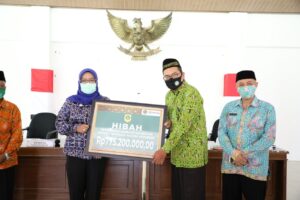 Bupati Bogor Bagikan Dana Insentif untuk Amil dan Penyuluh Agama Bupati Bogor, Insentif, Amil, Penyuluh