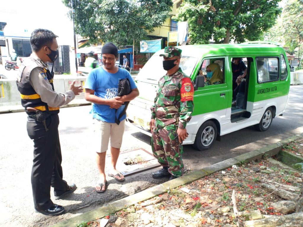 Polsek Bogor Tengah Berikan Teguran ke Pelanggar Prokes Polsek, Bogor Tengah, Pelanggar, Prokes