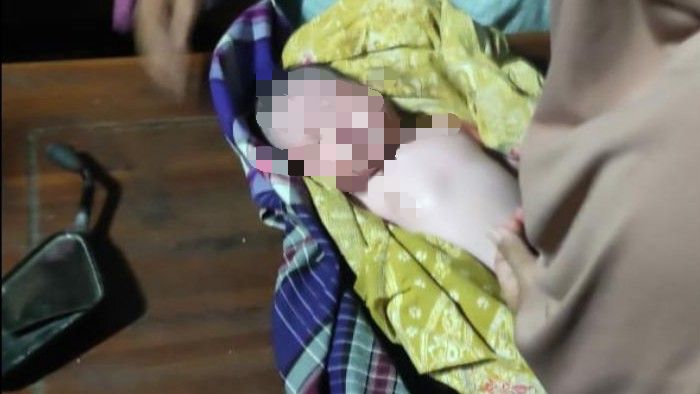 Warga Pamekasan Temukuan Bayi dalam Kardus Warga, Pamekasan, Bayi, Kardus