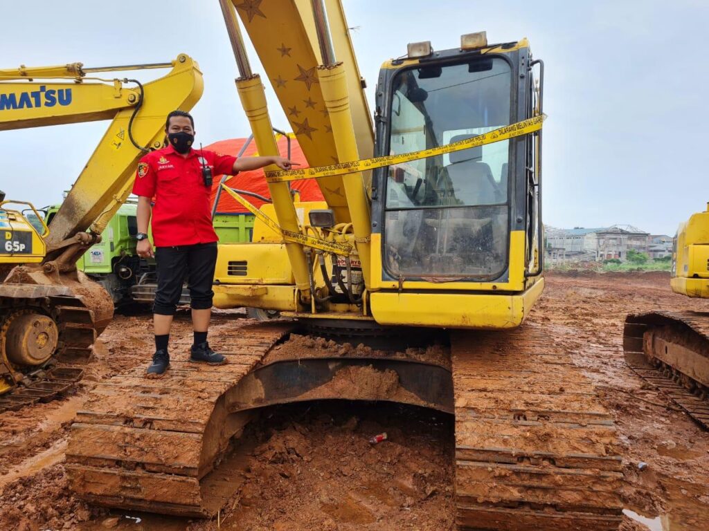 Polsek Cileungsi Tertibkan Galian Tanah yang Resahkan Warga Polsek Cileungsi, Galian, Tanah, Warga