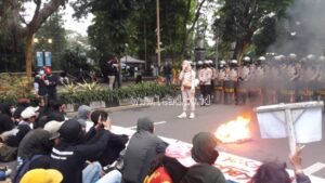 Demo ke Istana, KM UNPAK Minta Batalkan Omnibus Law Demonstrasi, ke Istana, UNPAK, Omnibus Law