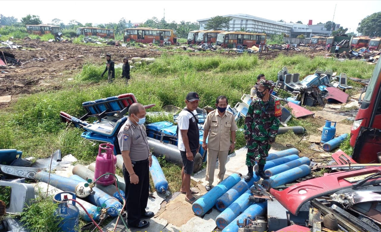 Warga, Pemdes, Dramaga, Sidak, Bangkai, Bis, Trans Jakarta