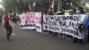 Mahasiswa Geruduk Pemkot, Pasang Tagar 'Bogor Jongkok' Mahasiswa, BEM, Pemkot Bogor, Tagar, Bogor Jongkok