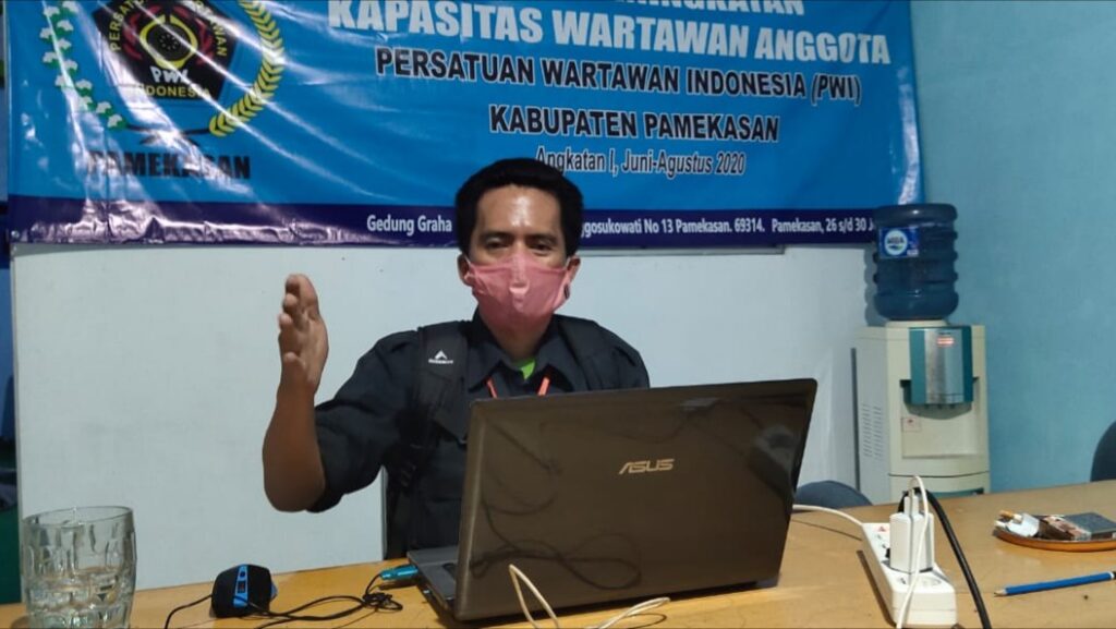 PWI Keluhkan Sikap Kapolres Terkait Penggerudukan Rumah Ibunda Mahfud MD PWI, Kapolres Pamekasan, Mahfud MD
