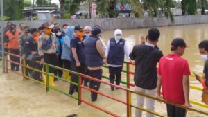 Gubernur Jatim Tinjau Banjir di Pamekasan Gubernur Jatim, Khofifah, Banjir, Pamekasan