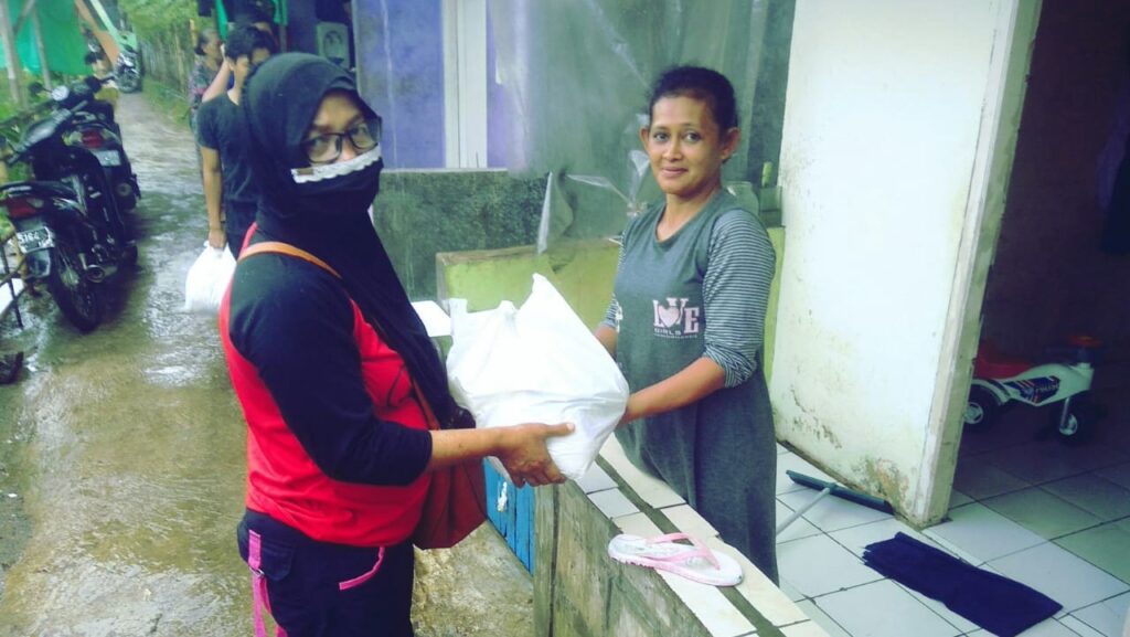 Fahmi Center, Sembako, Warga, Kota Bogor