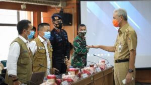 Gubernur Jateng Paparkan Potensi Risiko Tsunami Selatan Jawa Gubernur Jateng, Tsunami, Ganjar Pranowo