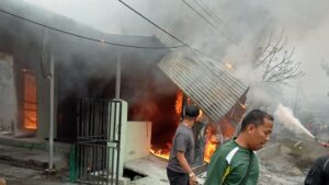 Pom Mini di Komplek Teplan Ludes Terbakar Pom Mini, Teplan, Kebakaran