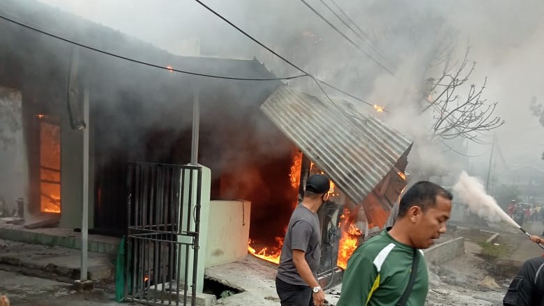 Pom Mini di Komplek Teplan Ludes Terbakar Pom Mini, Teplan, Kebakaran