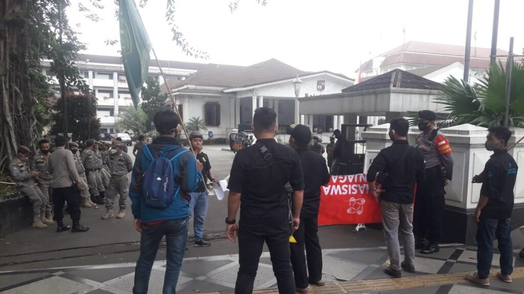 Gerudug Pemkot Bogor, Mahasiswa Protes Transparansi Hibah Pariwisata Pemkot Bogor, Disarbud, Mahasiswa, Protes, Transparansi, Hibah, Pariwisata, hotel, resto