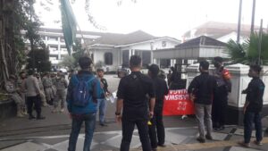 Gerudug Pemkot Bogor, Mahasiswa Protes Transparansi Hibah Pariwisata Pemkot Bogor, Disarbud, Mahasiswa, Protes, Transparansi, Hibah, Pariwisata, hotel, resto