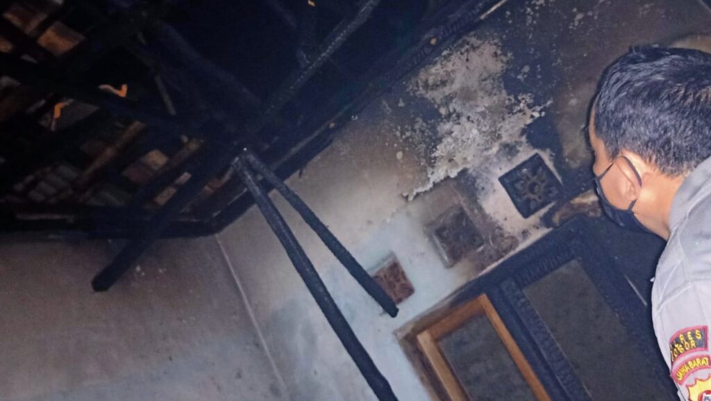Satu Rumah di Leuwiliang Terbakar Akibat Konsleting Leuwiliang, Kebakaran, Konsleting
