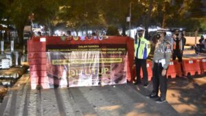 Cegah Kerumunan, Jalan Cikempong-Pakansari Ditutup Kerumunan, Jalan Cikempong, Pakansari, PPKM