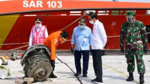 Tinjau Posko Sriwijaya Air, Presiden Minta Dilakukan Pemeriksaan Sriwijaya Air, Presiden, Pemeriksaan, KNKT, Kemenhub