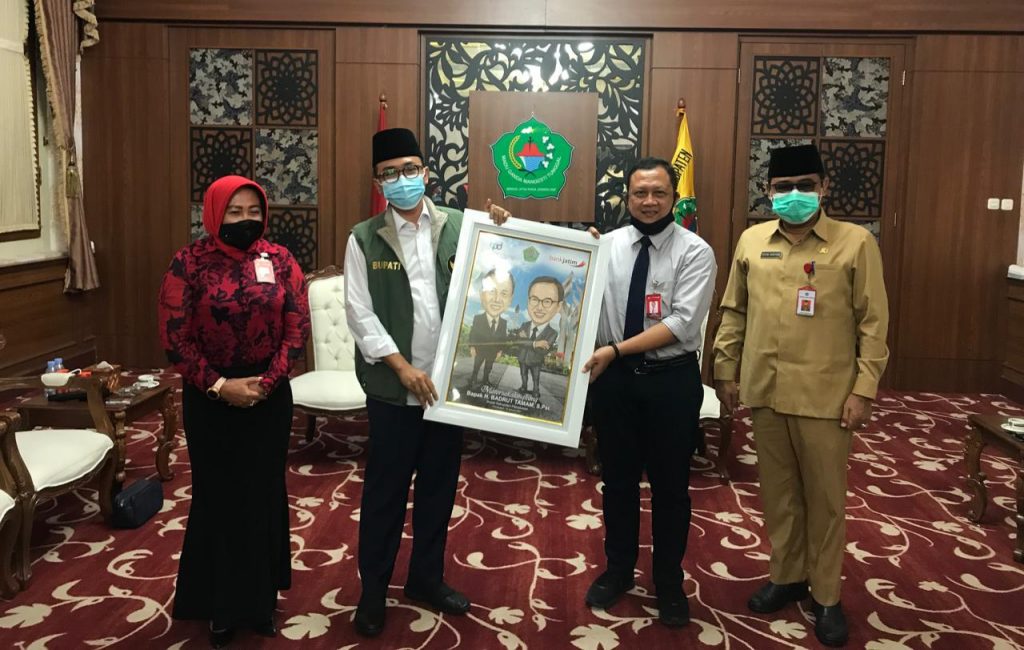 Pisah Sambut Pimpinan Bank Jatim, Bupati Pamekasan: Mudah-mudahan Kemitraan Ini Berjalan dengan Baik Pisah Sambut, Bank Jatim, Pamekasan, Kemitraan,