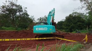 Segel Pemerataan Lahan di Bilabong Dicopot, Petugas Tidak Tahu Segel, Lahan, Bilabong, Satpol PP